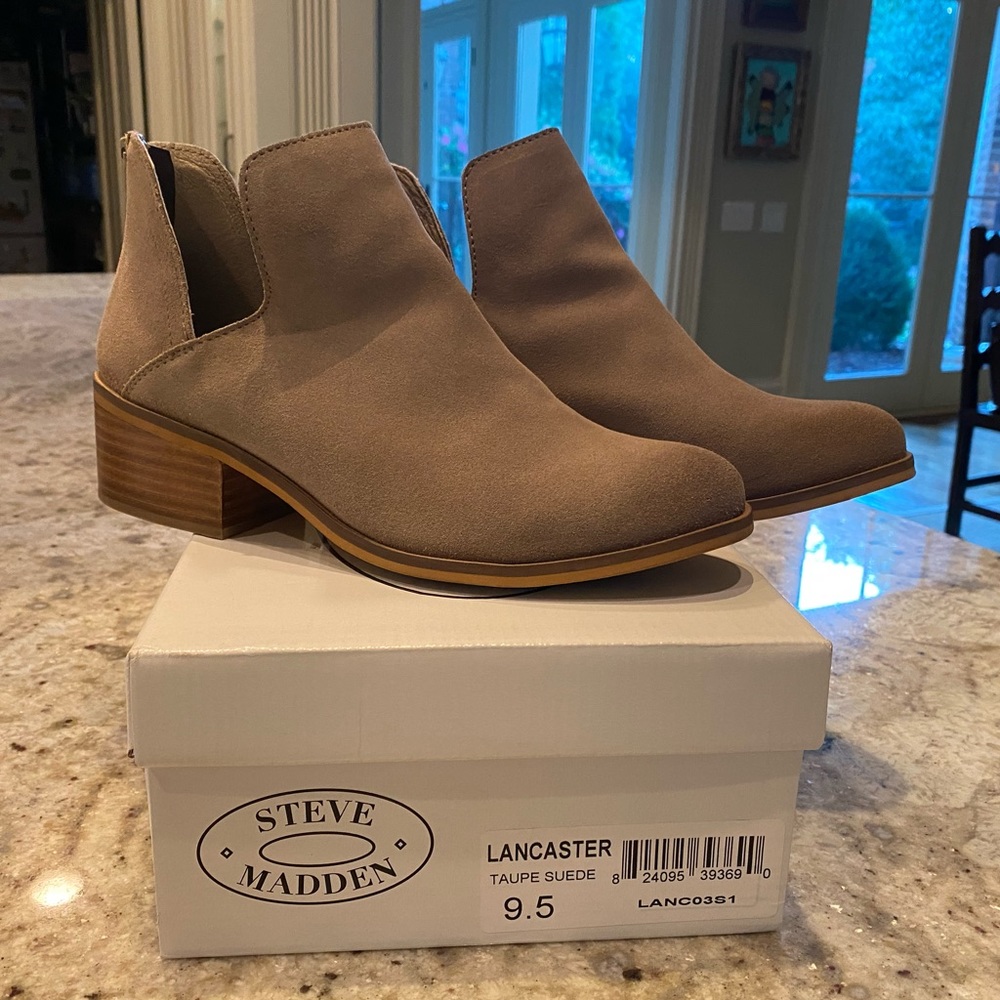Steve Madden ankle suede bootie Lancaster 9.5M